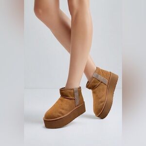 Chestnut tan platform fur booties boots with rhinestones women’s 8.5 new